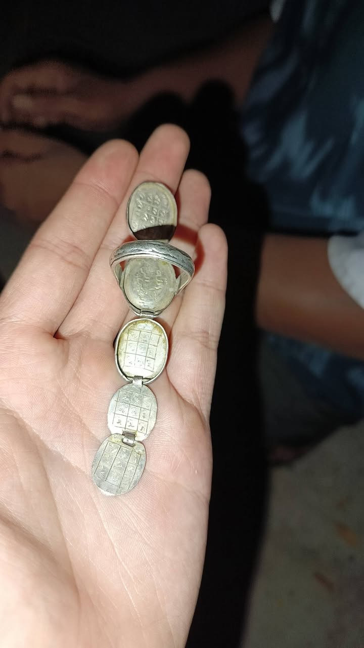 بيع لاعلى سعر.. عقيق يماني بصياغة فضة خام يدوية بطلاسم روحانية


**إذا كنت صاحب هذا الإعلان وتريد حذفه لأي سبب، رجاءا أرسل رسالة إلى الدعم الفني**