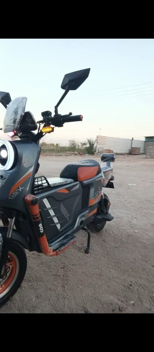 دراجة شحن X900 نضافة فول بطاريات نضاف كلشي شقال السعر 450 و بيها مجال للشراي الرقم ***********
