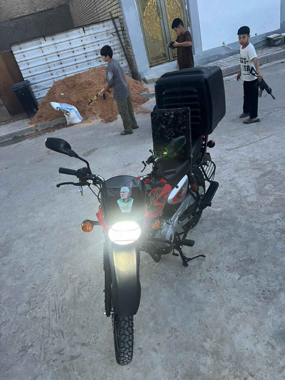 سلام عليكم دراجه بوكسر جبلي للبيع موديل2025 ماشيه 3 تالف درجه قبل شهر نازله رمبه رقم اربيل باسمي مكاني بغداد مدينة الصدر سعرها مليونين و700 وبيها مجال رقمي ***********
