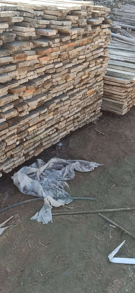 قالب خشب للبيع نظيف جدا
غالبية اطوال مكان حله ***********
