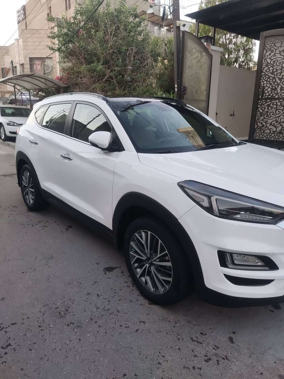 سلام عليكم..
توسان خليجي شركة الكاصد موديل 2019 ماشيه78بيها دعاميه اماميه صبغ اثرشخوط  وبيها 3مكانات بارد والباقي مكفوله رقم بغداد أنكليزي بأسمي   هزه جديده تحويل مباشر..
المواصفات..واحد ع واحد 
بانوراما
بصمه تشغيل وابواب 
كشنات كهرباء
لايت خمس عدسات
سايد بريك رجل
حساس أمامي خلفي
شاشه اصليه
مثبت سرعه
دبل أيرباك
فول تحكم ستيرن
٣ وضعيات قياده
تبريد قطعتين
لد نهاري
أشاير بالمري
ويل كروم
يدات نيكل
شحن واير لس
(كير+ محرك+حداديه+ تبريد) مكفول
السعر185ورقه 
وبيه مجال للشراي 
للاستفسار الاتصال ع الرقم
***********
