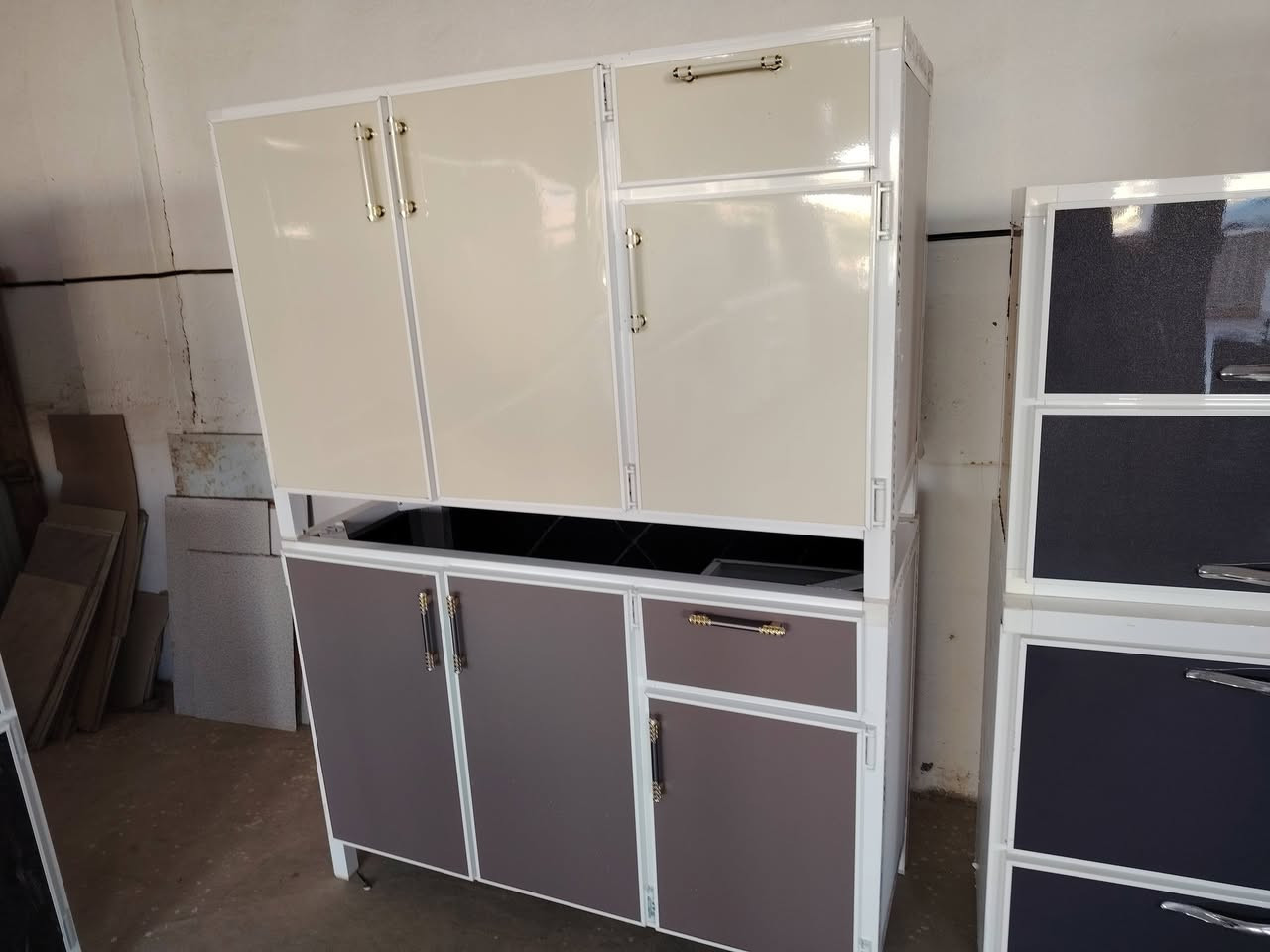 تم وبحمدلله وصول مسواك جديد  وجبه جديده من الكاونترات والأثاث المنزلي  المستعمله وبأسعار مناسبه ...... والله محيكم.. ناحيه الزاب منتصف السايدين  رقم الهاتف ***********   أنس الجبوري
