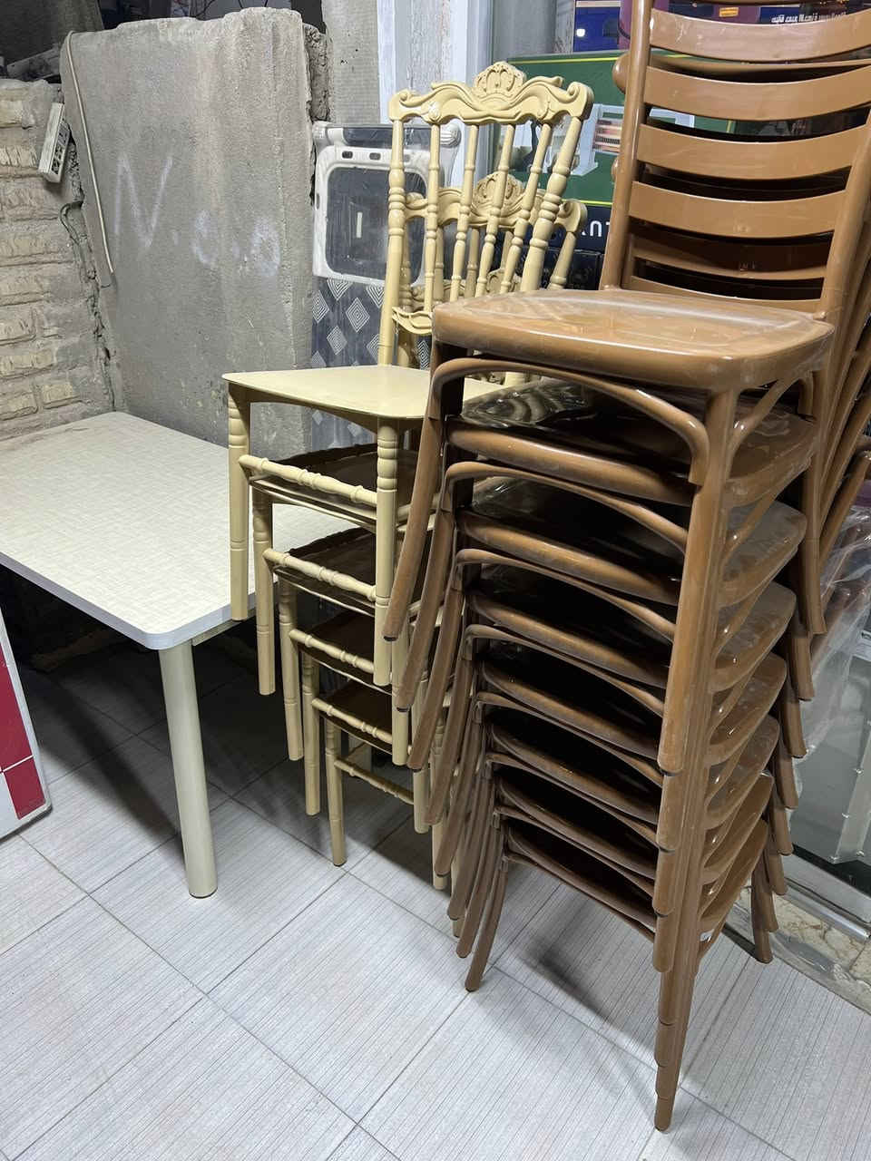 متوفر  اسعار تنافسيه عرض رمضاني ميز تركي درجه اولي مع 4 كراسي عظم الثقيل بيه ضمان بسعر 120 الف فقط 
معرض ابو نزار صويره شارع المركز القديم 
الاستفسار واتساب ***********
