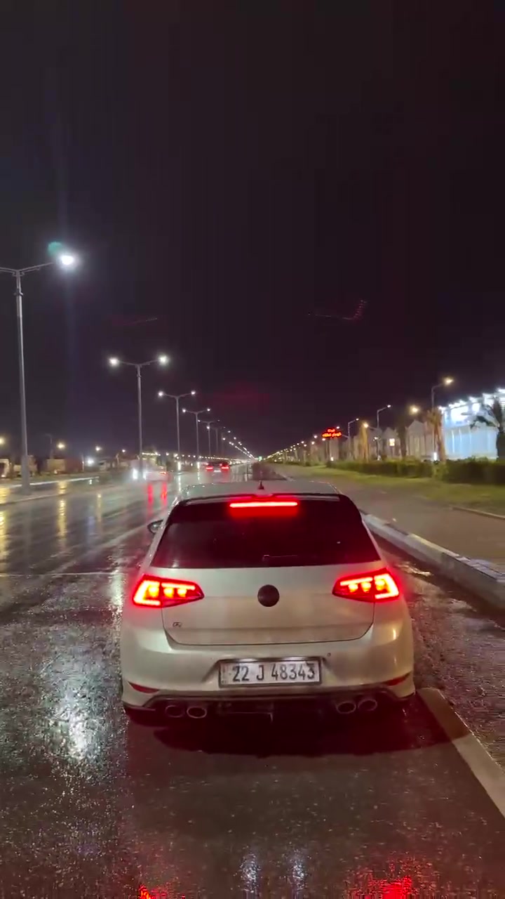 كولف ار خليجي موديل ٢٠١٦ فول مواصفات بانوراما بصمة كشنات جلد ستوك السيارة للبيع او مراوس
***********
