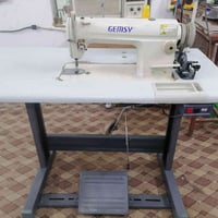 مكينه صناعي جمسي حفر اصلي نظيفه جدا تخيط جميع انواع الأقمشة والفيزون ا...