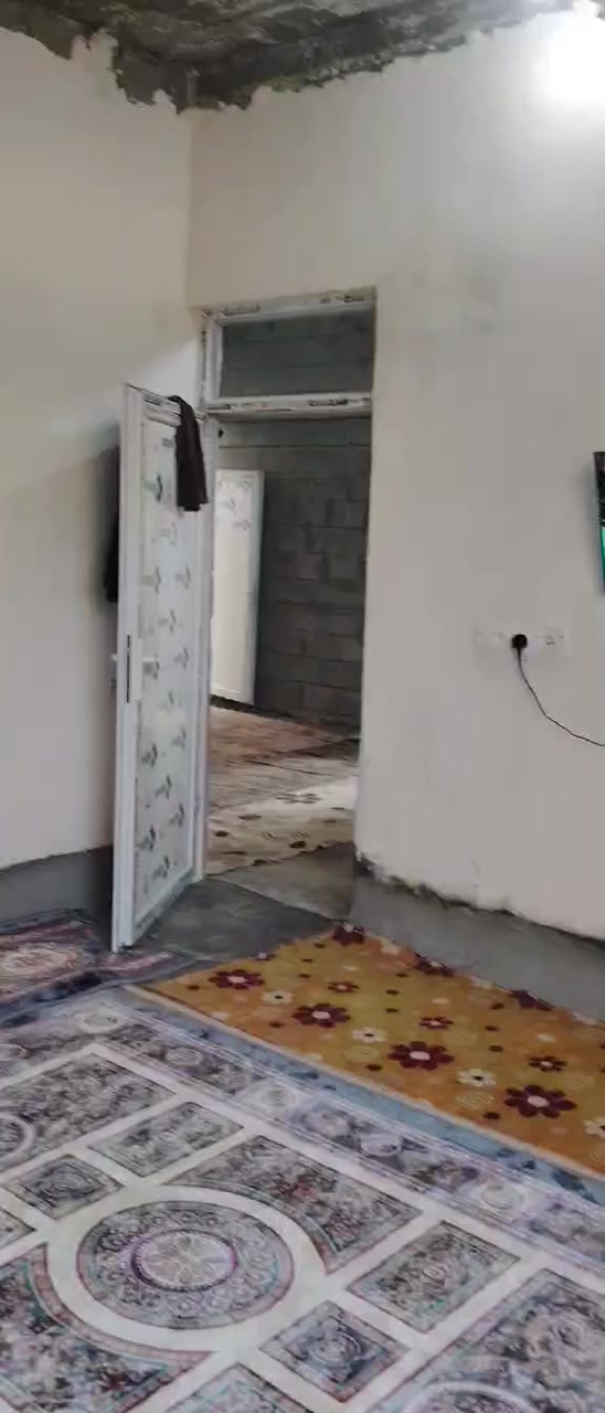 بيت للبيع الحويجة الخلف الخظر زراعي 
بالاخير ركن على شارعين 200
متر غرفتين نوم وهول ومطبخ وربعه 
وسعر مناسب 26 مليون وبيه مجال 
***********
