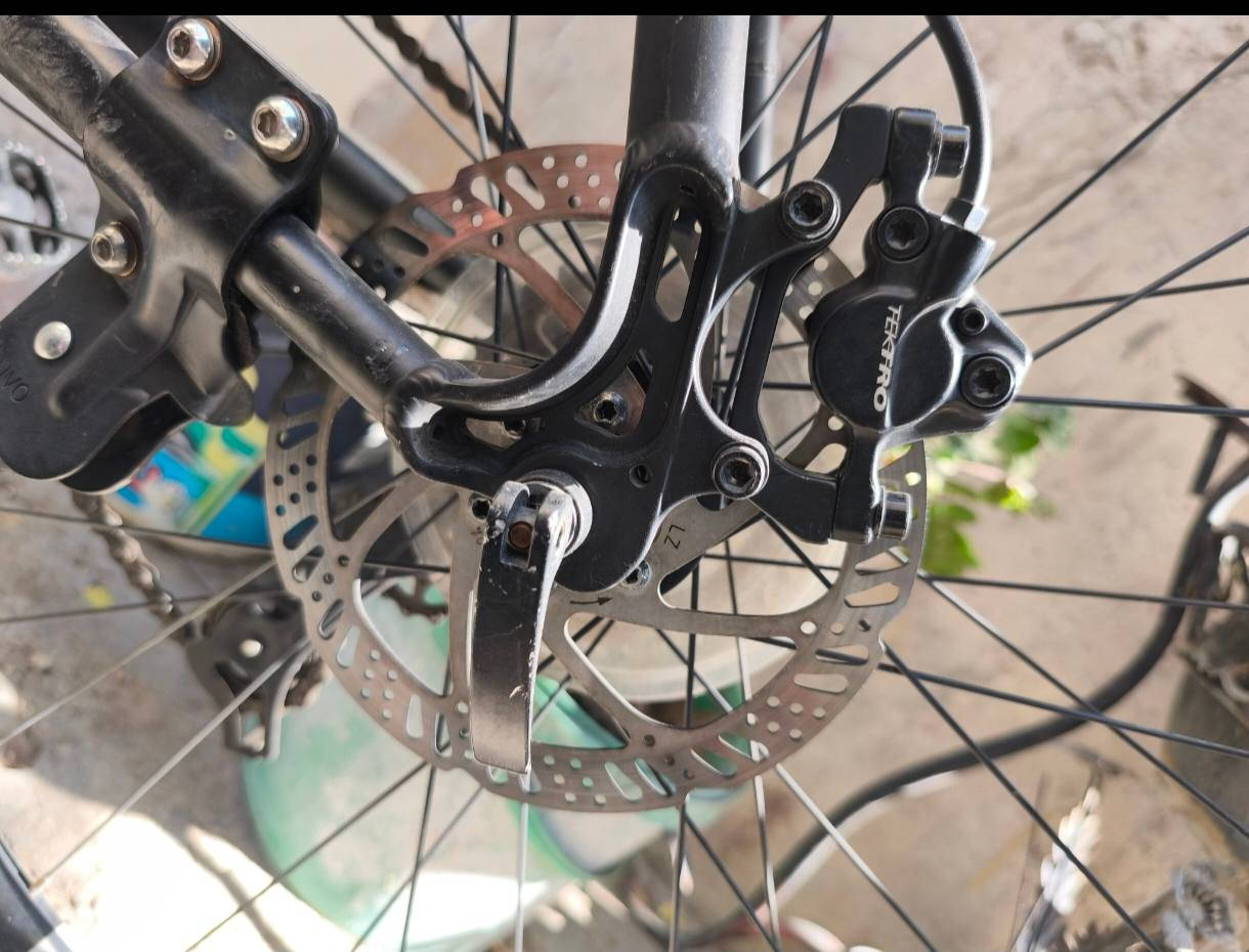 السلام عليكم بايسكل للبيع
ماركه Muddy Fox الاصلي
بريكات دسك دهن ماركه شيمانو
مكينه خلفي 9 سرع وامامي 3 سرع شي شيمانو
البايسكل على حطته كلشي ما مبدل بي حتى ما مبنجر على وضعه الطبيعي
للاستفسار 
***********
