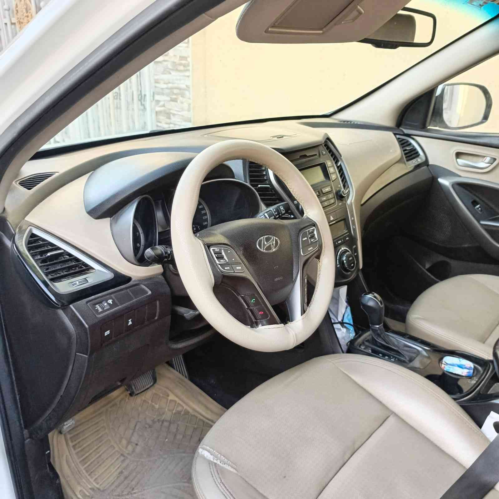 ياالله سنتافي مديل 2015 محرك 3.3  فور ويل رقم نجف بسمنه المكان نجف )( السعر 170 اوبيهه مجال التصال ***********
