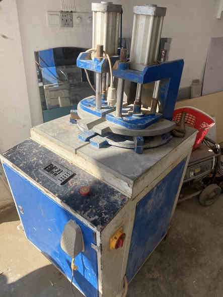 معواجة و كاوية للبيع العنوان ديالى رقم تلفون ***********
