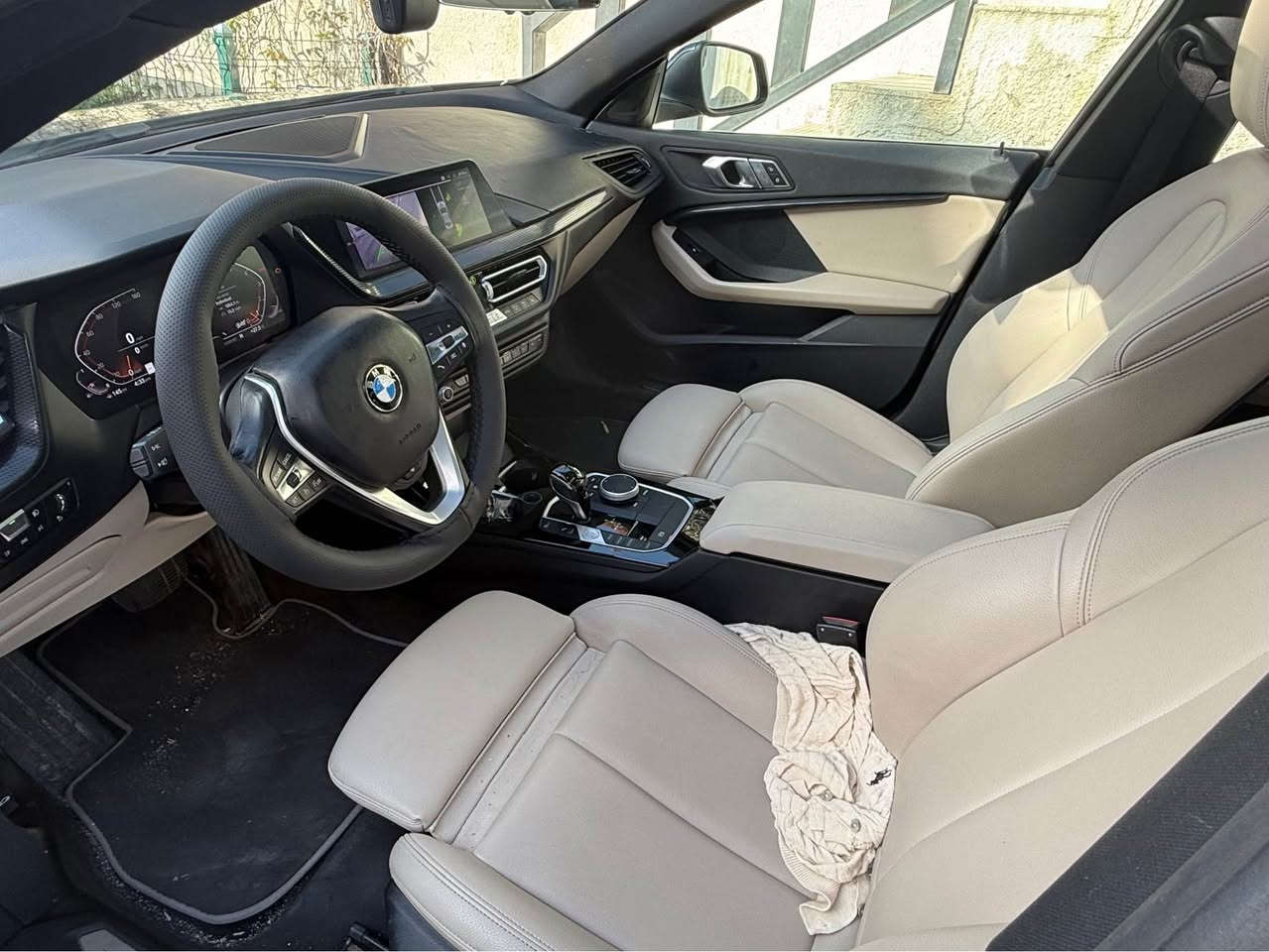 bmw 228i xdrive awd sport 2022 
qapat qapat mwasafat 

makina 20 turbo
be boyax
20 hazar mile roshtwa 
naw zard 
swkan hitar
kwshn sardw garm
kushn xazn 
radari peshw dwa 
camera 360 
radar 360
hasa har chwar la 
camera peshw dwa 
tabrid dw zon 
6 mod lexwrin
shashaw gech alktroni 
panorama
layt w backlait led 
layt alqaw 7araka 
awena radar w karabay w ashxawe 

wala hata mwasafat baskay tawaw nabe 
rasmi da3mw darw bardim danawa 

aribag taqiwaw danrawatawa yak 250 masrafy tya nya ger w makinaw darw bard ba shart 

sanawi hamwi ta 2030 tazaya 

nrxakashi 2 daftar w majaleki kam 
*********** 
shwen slemani السليمانية, العراق

