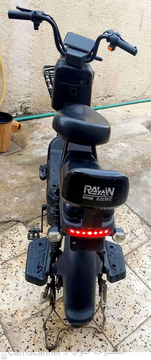 دراجة شحن
 السعر ٢٥٠ بيهة مجال 
كوت الشهداء

***********
