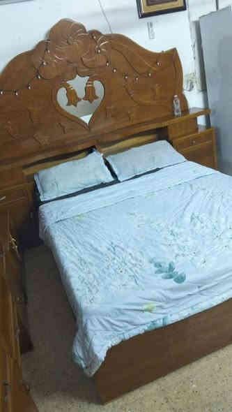 سلام عليكم غرفة اخشاب للبيع
كنتور + جرباية + ميز مكياج + تعلاكه + ميز مراية الرقم العنوان// ميسان العمارات الجديدة
الرقم ***********  /// السعر 650 وبيه مجال
