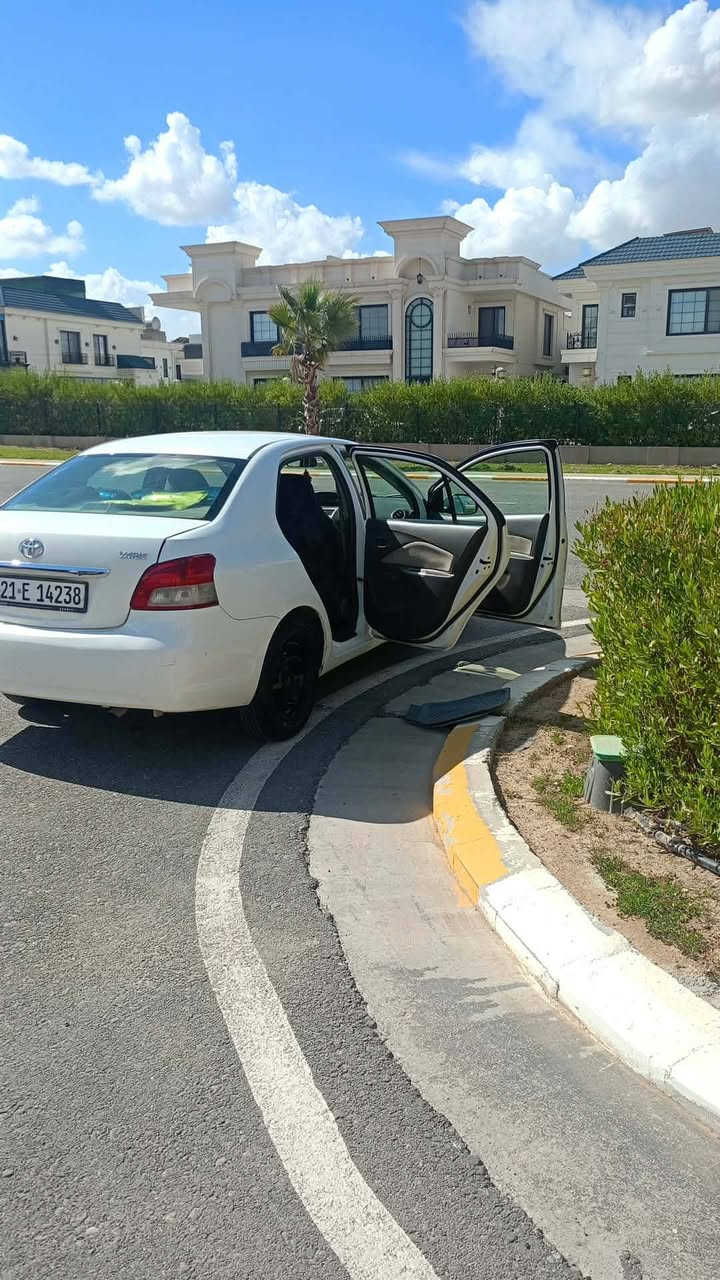 يا ر س
2010
كير توماتيك
ناو زه رد
ته بريت سا ردوو گه رم
ره قه مو سه نه وي نويه 
تا زه تا قم بي شو بشتيم تون كردي ته وه
هه مو شتي به شه رت
به نزين هه ر نا خوا
جوار تا يه  نوي له ژيره
دةبل. گيچ
87 وةرةقةو مجال


**إذا كنت صاحب هذا الإعلان وتريد حذفه لأي سبب، رجاءا أرسل رسالة إلى الدعم الفني**