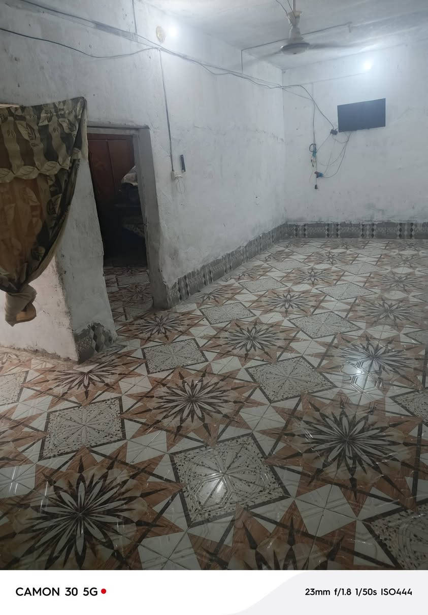سلام عليكم بيت البيع تجاوز عنوان
ناصريه السكان الصناعي قريب على الجامع   
 بيت كله عكاده حته غرفه وصاله جبيره مطبخ وديوانيه وحمام خارجي وتواليت وطارمه جبيره مساحة البيت 160 وهذا رقمي باقي التفاصيل 
***********رايده 7 وبي  
مجال قليل
