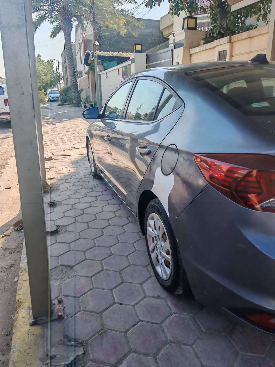 السلام عليكم الانترا لون سلفري رقمها اربيل الجديد ب اسمي موديل 19 امريكيه مكينه 2000 دوش فقط بيها صبغ جاملق الامامي جاملق الخلفي سياره جديده واي نقص ما بيها ومكينه ما مفتوحه بلاديه السعر 125 وبيها مجال مكان السياره بغداد المحموديه الاستفسار على هذا الرقم  *********** ***********
