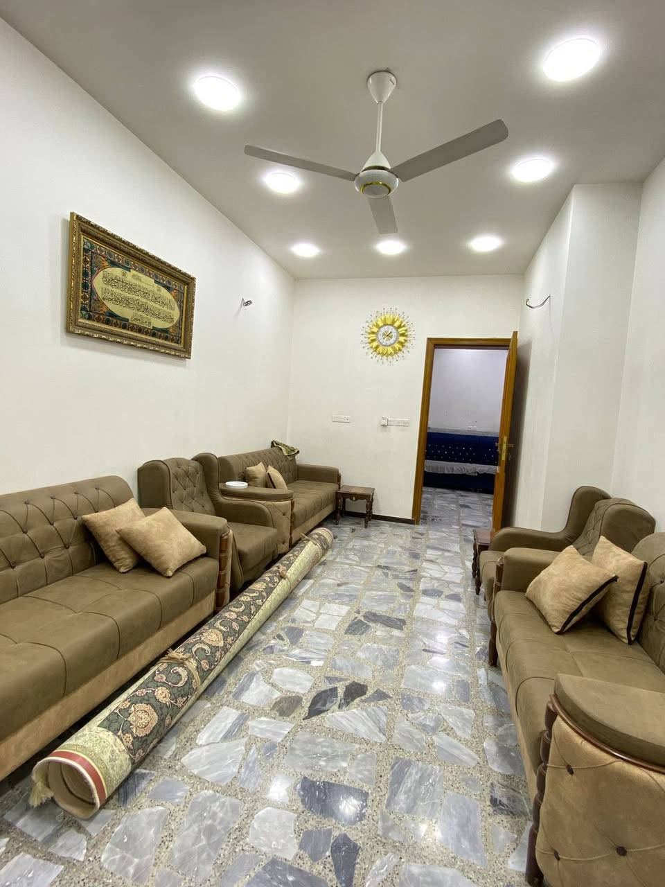 🏠 دار للبيع – حي أور
📍 خلف مستشفى المؤيد

🔹 المساحة: 150 متر

🔹 الواجهة: 6 متر

🔹 النزال: 25 متر

🔹 البناء: سنة 2022

🔹 عدد الغرف: 6 غرف نوم

دار حديثة وبناء مرتب، موقع مميز وقريب من الخدمات 👌

📞 للاستفسار والتفاصيل:

مكتب السند للعقار

0771 811 1251

0774 100 0738
