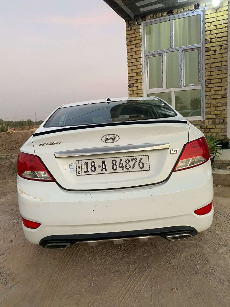 سلام عليكم أكسنت موديل 2016 خليجي رقم بابل أنكليزي بسمي تحويل ثاني يوم
مواصفات السياره 
بطاريه جديده
تخم تاير جديد 
كهربائيات جديده 
صدر أمامي جديد 
راديتر جديده 
اشاير بالمري
تبريد كامل بس يريد فريز
سياره حلوه ومرتبه 
محرك 1400 مفتوح جديد 
كير cvt 
بيه شخوط 
بيه خياس او زنجار بالقماره بسيط
الاتصال على الرقم  ***********
واتساب ‏‪0771 707 4750‬‏
مكان السياره بابل حمزه الغربي 
السعر 80 ورقه بيه مجال بسيط حق الجيه وبخدمتكم
