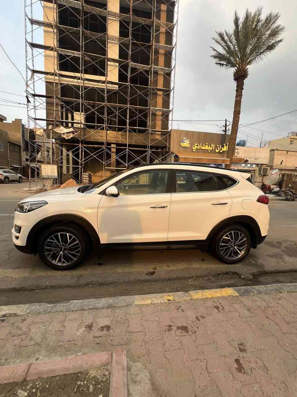 توكسان 2019
هونداي توكسان 2019 خليجي
رقم بغداد تحويل سنويه
السياره ماشيه 75.000 كيلو قابل للزياده
فول مواصفات
بنوراما
تبريد قطعتين
بصمه تشغيل وابواب
شحن وايرليس
كشنات كهرباء
شاشه كاربلي
السياره نظيفة جداً جداً وميحتاج تصرف عليها اي شي
بيها صبغ نص البنيد بسبب طابوكه
وبيها صبغ الدعاميه الاماميه بسبب شخط ( صورة الشخط موجوده قبل الصبغ )
السعر 195 ورقه بيها مجال للشراي
*********** واتساب
