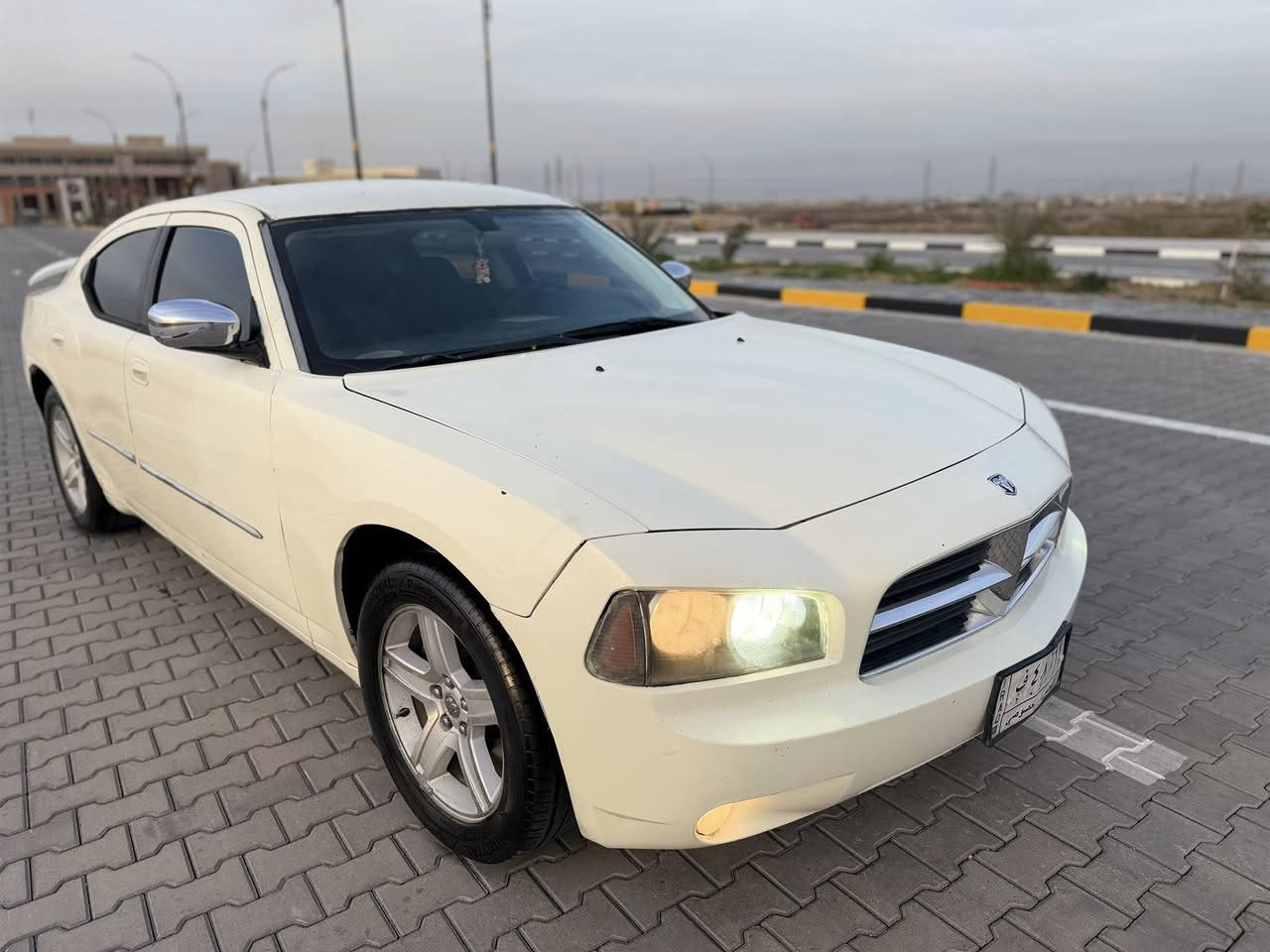 السلام عليكم للبيع سياره جارجر موديل 2008 رقم بصرة مشروع وطني تحويل مباشر كفالة كص ونقل مكينة 3500 وكير كفالة حدادة تخم تاير ويل كب جديد كهـربائيات كلهـا شغالة العنوان البصرة الزبير السعر 79 قفل بيع مستعجل الشراي يتصل ***********
