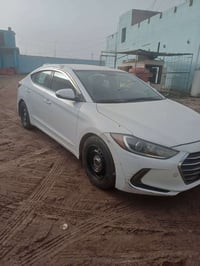 ا النتره لون ابيض. موديل 18 وارد امريكي   بصمه تشغيل ابصمة ابواب مكينه...