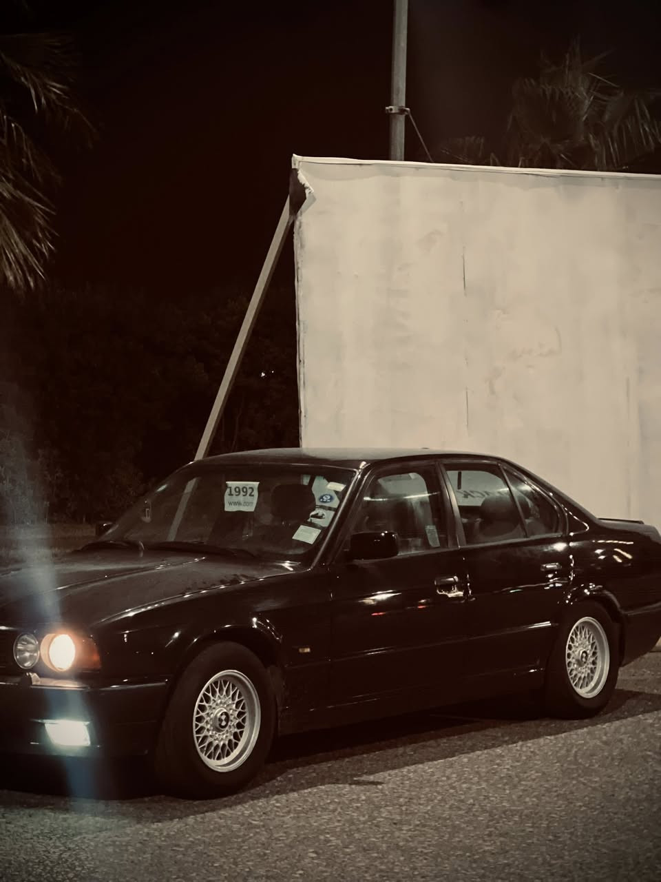 من رخصت مدير الكروب BWM525موديل1991رقم كركوك
مكينه مسكر تبريد تدفىه شقال ثلج أربع ويال خليه بلادي 
كشنات جلد رصاصي مكان السياره كركوك***********
سعر عل خاص أو اتصل
