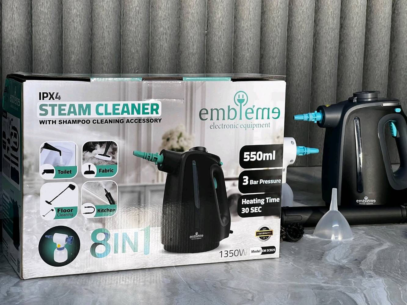 منظفة السحرية البخارية 8 في 1 – من أمبليوم

• تنظيف وتعقيم الحمامات والمطابخ والأسطح المختلفة
• تنظيف الأرضيات (سيراميك، خشب، رخام)
• إزالة الأوساخ والبقع من الأقمشة والمفروشات والستائر
• تنظيف الزوايا والأماكن الصعبة الوصول
• قوة بخار عالية 1350 واط بضغط 3 بار لتنظيف عميق
• تسخين سريع خلال 30 ثانية
• خزان ماء بسعة 550 مل لاستخدام أطول
• جهاز 8 في 1 مع ملحقات متعددة
• سلك كهربائي بطول 2.5 متر لحرية الحركة
• تصميم مدمج وخفيف وسهل الاستخدام
• آمن بمعيار IPX4 المقاوم للماء
• تعقيم فعّال بدون الحاجة إلى مواد كيميائية