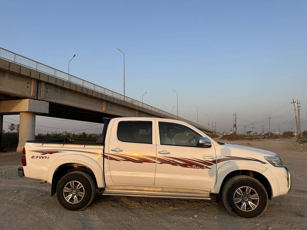 السلام عليكم بيكم موديل 2014 رقم بغداد بانزين اوتوماتيك سنويه ما منتهيه مكاني البصره رقم ***********
