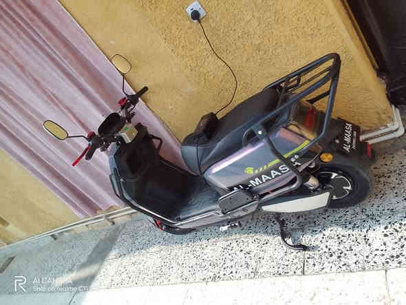 السلام عليكم دراجه للبيع سكنس الموديل 2024 نضيف بصاريات عل فحص كهربائيه كله شغاله  السعر 700 بيه مجال الرقم /*********** بي واساب
