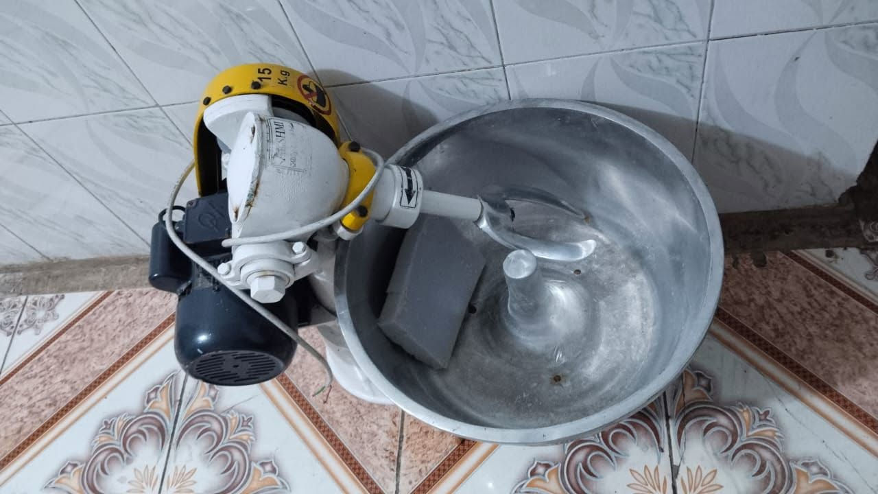عجانة عجين ومعجنات للبيع ١٥ كيلو بسعر ٢٥٠ حتة المواكب تفيد الاستفسار ***********
