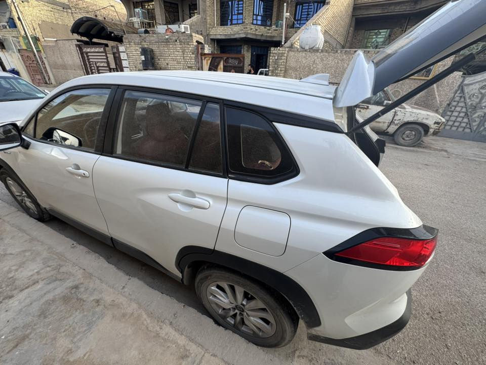 كورلا كروس 2024 رقم بغداد فتحة قطعتين تبريد ماشية 13 سيارة مكفولة من الصبغ والبارد للاستفسار *********** واتس اب
