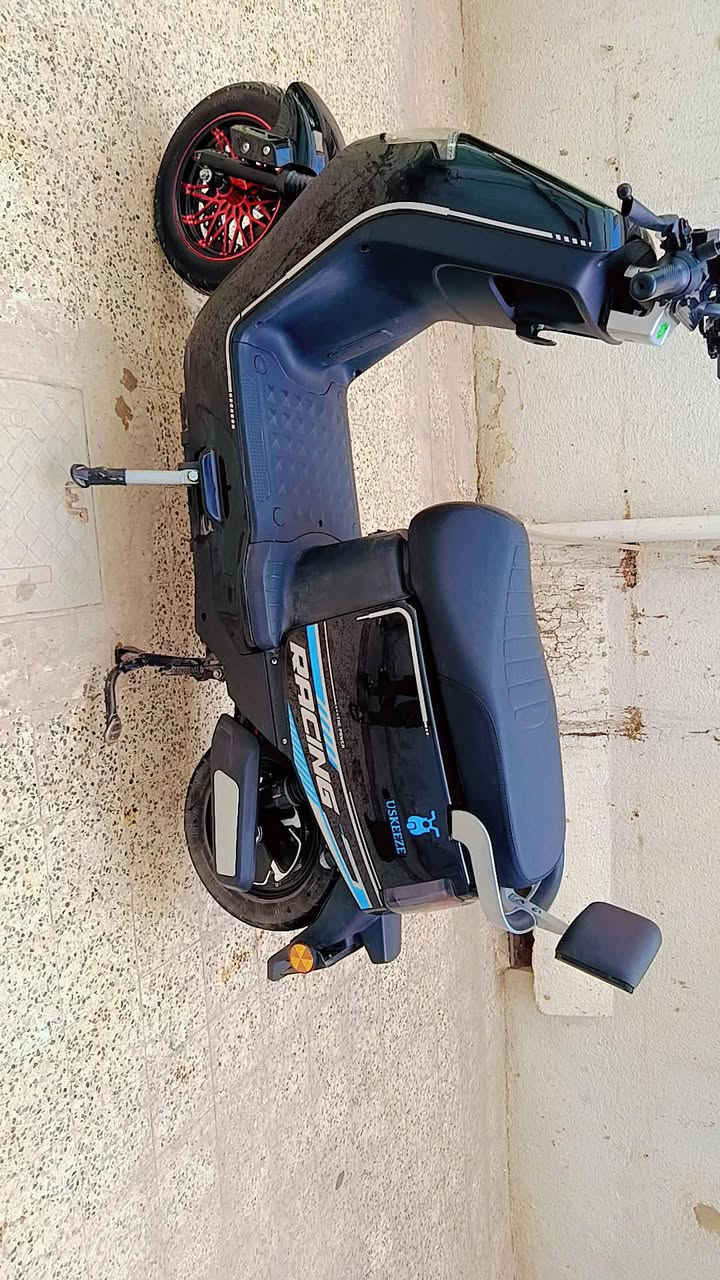 السلام عليكم ماطور للبيع كل شيء ما بيه مبدل تايه خلف وبينه جلخه خفيفه ار اربعه قيرف دبس سكريته 2025 الماطور مضبوط 100% رقم الهاتف السعر ب 800 وبينه مجال بسيط ***********📞
