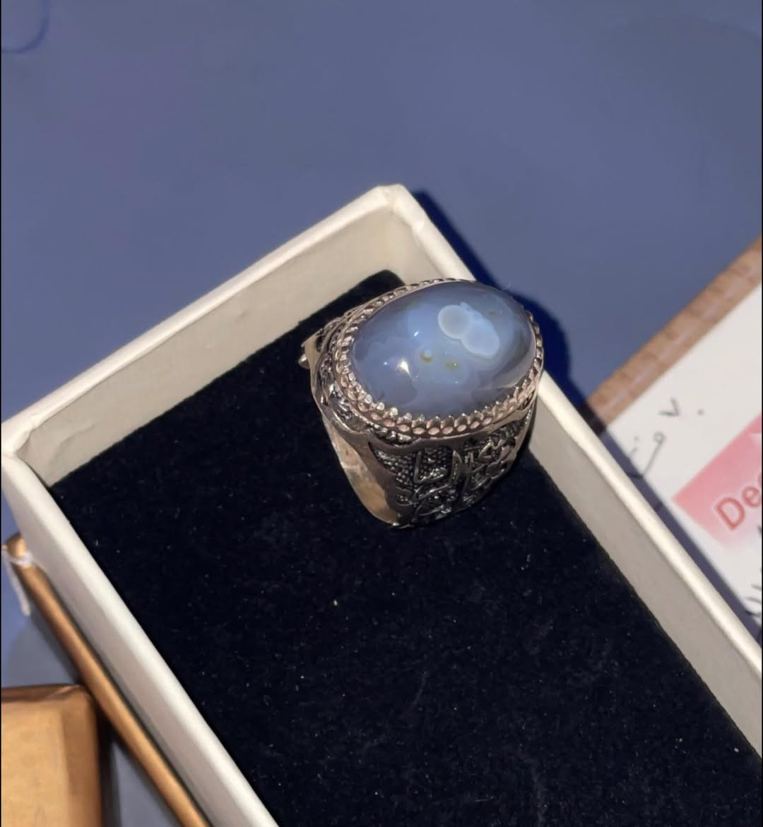 خاتم رجالي فضة ختم ٩٢٥
حجر سليماني آصلي ، الوزن 10.83 
منقوش عليه ( علي بن موسى الرضا )
السعر  ٥٠ الف ، توصيل ٥ الاف 
بغداد وجميع المحافظات .


**إذا كنت صاحب هذا الإعلان وتريد حذفه لأي سبب، رجاءا أرسل رسالة إلى الدعم الفني**