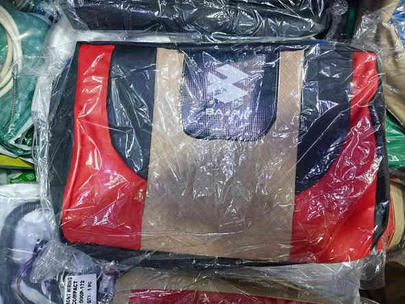 السلام عليكم ورحمة الله وبركاته يتوفر لدينا جميع انواع الدوشمة الخاصة بالتك تك والبردات الجانبية  المطرية الشتائية وحسب الطلب جملة ومفرد للتواصل ***********
