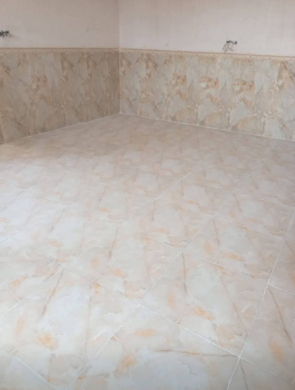 مستعدون لكافه اعمال سيراميك ارضيات سيراميك مرمر كرانيت كاشي بورسلين للئستفسار *********** ابو احمد الطفيلي
