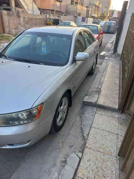 السلام عليكم سوناتا 2008 6 سلندر ليبل واحد فول مواصفات ماشية حقيقي 180 الف  فتحة سقف تحكم جهتين كشن السائق كهربائي سماعات انفنتي دمام خلفي بيها صبغ جاملغ وبنيد وبيها قطعة كلير بدون تبديل محرك وكير بحالة جيدة منظومة تبريد كلها جديدة ويل 17 بلادي وتخم اطار جديد والباتري هم جديد صدر جديد اذاين محرك جدد ادامة كاملة بلكان تخم اصلي ع رقم الشاصي ادامة منظومة البانزين تراي بشرط وين متريد كهربائيات كلها شغال سيارة مال جني رقم بغداد الإنكليزي حولتة 

السيارة عيبها حافة البنيد مامشتغليها عدل فقط وبينة بالصورة 
ليبل واحد السيارة السعر ب104 بيها مجال بسيط 
مكان بغداد - حي العامل ***********
