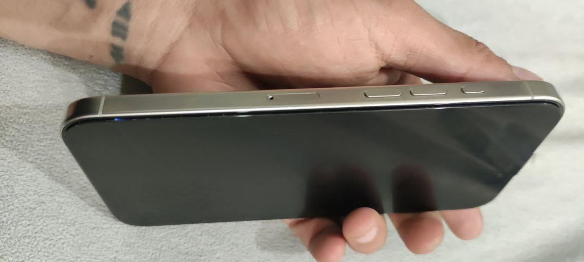 ايفون
16 برو ماكس للبيع
استخدام قليل كلش بطاريه 100 بعده بل ضمان 
ذاكره 256
سعره مليون و 400
***********
مكاني بغداد
