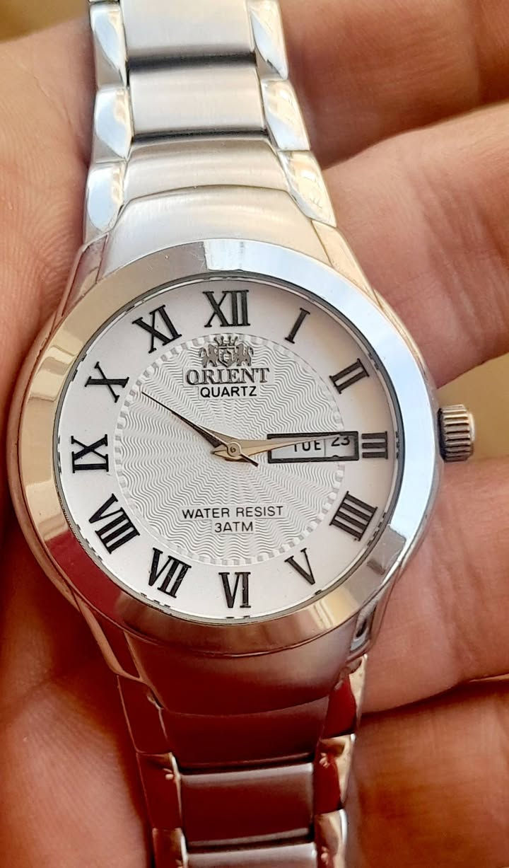 Costa silver 💥 
 اورينت  ياباني كوارتز كلاسيك  بطاريه  حاله  ممتازه  بدون  مشتملات  كما  هو  موضح  بالصور 😍😍
📌العنوان: طنطا شارع المديرية.
                 طنطا شارع الجلاء
جنوب سيناء. شرم الشيخ .السوق القديم مول تيران محل ٨٠
للتواصل والإستفسار على رسائل الصفحة أو واتس 01000188248

متاح شحن جميع المحافظات.
الدفع فوري .فودافون كاش أو عند الاستلام 

#كوستا_للفضيات #فضه #انسيال #احجار_كريمة #دلاية #Costa_sliver #silver_jewelry  #silver #ring #bracelets  #stones #gemstone #sale #watches #swisswatches #silverstone  #gift #Pandora 
#Fashion #fashionlover  #pandent  #sterlingsilver #pearls #jewelryfactory #manufacturer #silvermaker #daily #jewellerydesign


**إذا كنت صاحب هذا الإعلان وتريد حذفه لأي سبب، رجاءا أرسل رسالة إلى الدعم الفني**