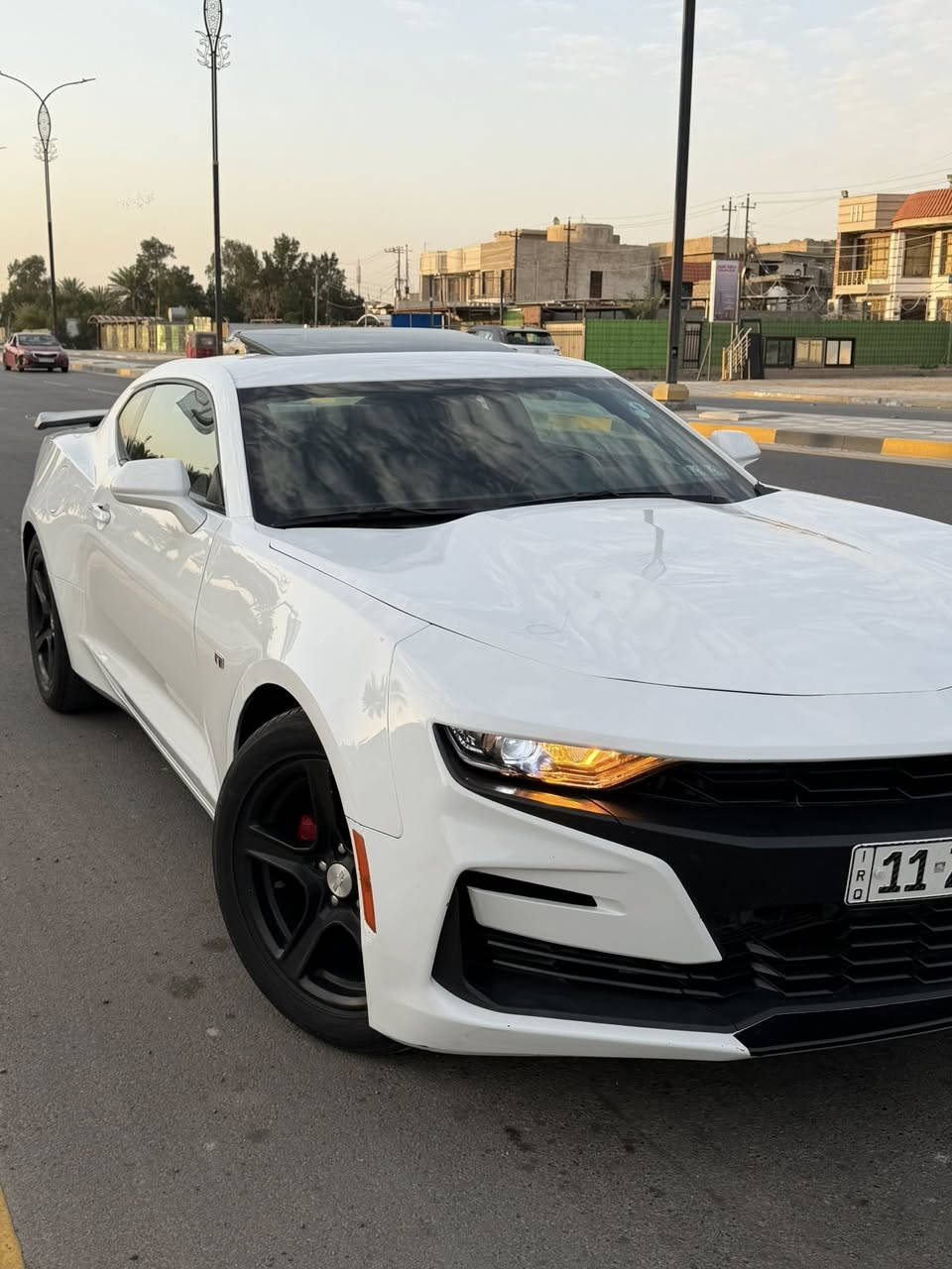 السلام عليكم كمارو 2023 فول مواصفات 1/1 رقم بغداد انگليزي السعر ( 150$ ) مكانها بغداد ***********سياره وارد امريكي حادث جاملغ خلفي وجنطه بدون دواخل محرك 2000 تيربو مكفول موصفات / فتحه سقف / بصمه تشغيل / كشنات كهرباء مال السايق والبصفه / شاشه جبيره / كشنات حضن تدفئه + تبريد 
سياره جاهزه مابيها نقص ماشيه 28 mi سياره بعدها بحاله الوكاله 
الشراي يتصل
