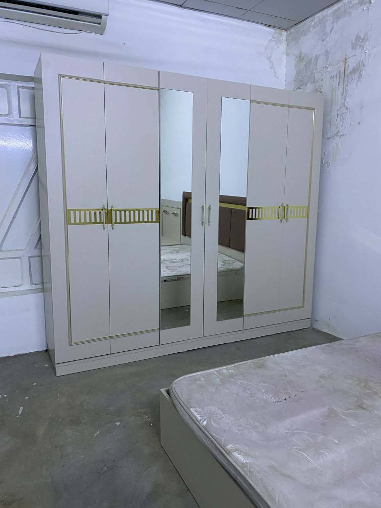 سیسم بۆفروشتن سعری600هەزار تەنها مێزتەوالێتەکەی کەمێ شکاوی هەیە عەیبی نیە بەتازەییی ماوەتەوە كركوك, العراق


**إذا كنت صاحب هذا الإعلان وتريد حذفه لأي سبب، رجاءا أرسل رسالة إلى الدعم الفني**