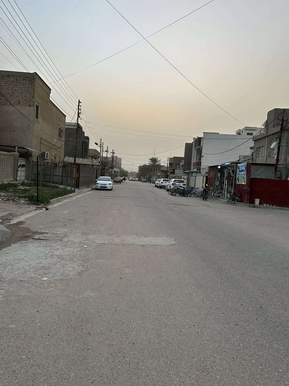 السلام عليكم
دار للبيع المساحة 125 الواجهه 6وربع عرض الشارع 15 متر موقعة الزعفرانية أسواق مريم شارع المعارض يحتوي علا غرف نوم عدد2 + مطبخ + استقبال +صاله+ خلف الدار تشجير مساحته 200 متر
للتواصل: ***********
