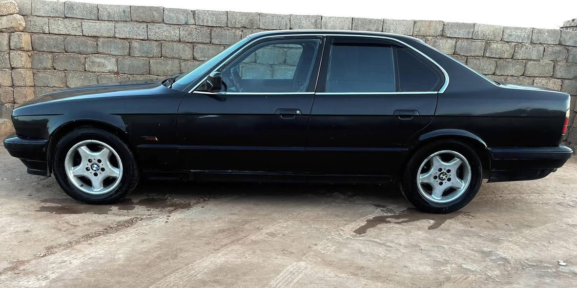 بي ام للبيع حجم 525 كير تماتيك تبريد شغال محرك كبس موديل ٩١ بيها كابون سياره جاهزه رقم جديد دولي وبسمي السعر 50وبه مجال 
الرقم ***********
