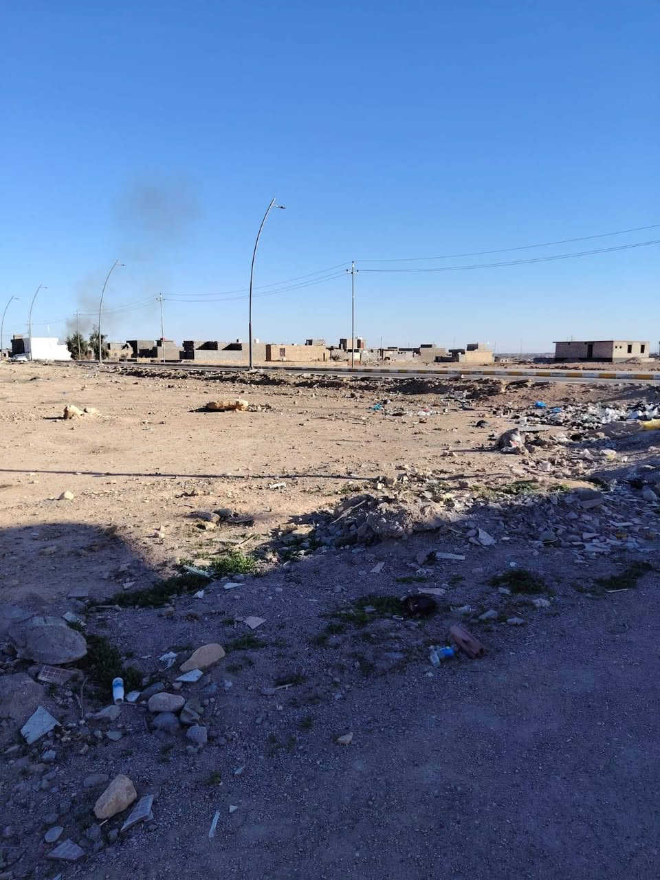 قطعة أرض للبيع طابو صرف ركن على شارعين 10
قرب دار الأستاذ شهاب احمد ساير 
خدمات ماء و كهرباء
مساحة القطعة/258م
كما موضحه بالمخطط ادناه 
السعر 13مليون وبيه مجال 
عنوان /المكتب/ الانبار/حديثة/حي العسكري/مقابل أسواق علي نصيف قرب دائرة شبكات حديثة 
للاستفسار الاتصال على الرقم 
***********
