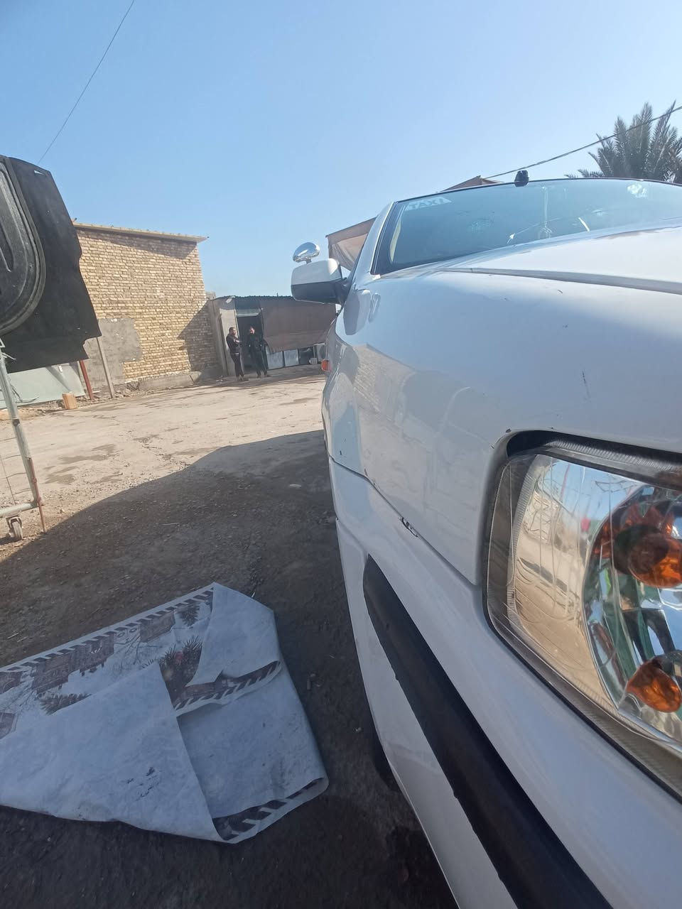 سلام عليكم سياره سمنت البيع موديل 2011 كير ومكينه وحداديه تخم تاير كربايات كله شغله تبريد شغله  ثلج رقم بابل مكان حله رقم الهاتف ***********
