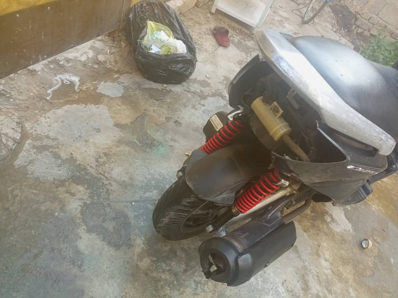 مكان بغداد الشعب سكنس 110دراجة حلوة مكينة ناعمة نقصهة كلوبات بيهة لايت ابو المروحة زنون دراجة شلعة حلوة بيهة نقص قفيص شوتة وغراضهة الباقية موجودة سعرهة 600بيهة مجال


**إذا كنت صاحب هذا الإعلان وتريد حذفه لأي سبب، رجاءا أرسل رسالة إلى الدعم الفني**