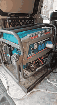 السلام عليكم
مولدة ماركة توتال 
٣٤ امبير /بانزين 
المولدة جديدة ومكفولة بالكامل 
رايدها ٧٥٠ الف دينار 

***********
