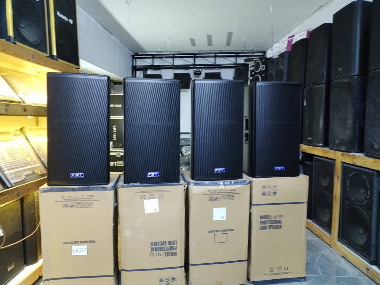 اللهم صلي على محمد وآل محمد 
#توفرلدى_معرض_الدر 
#FBTميتاس_كوبي
   📍  ⬇️⬇️عنوان المعرض ⬇️⬇️📍
📍العراق _ ذي قار _ سوق الشيوخ _ شارع القادسية مقابيل مدرسة الوهج الاهلية 📍 
#يوجدخدمة_توصيل_لجميع_المحافظات
للطلب والاستفسار مراسلة الحساب او الاتصال على الارقام التالية 
***********
***********
#الدر_للصوتيات
