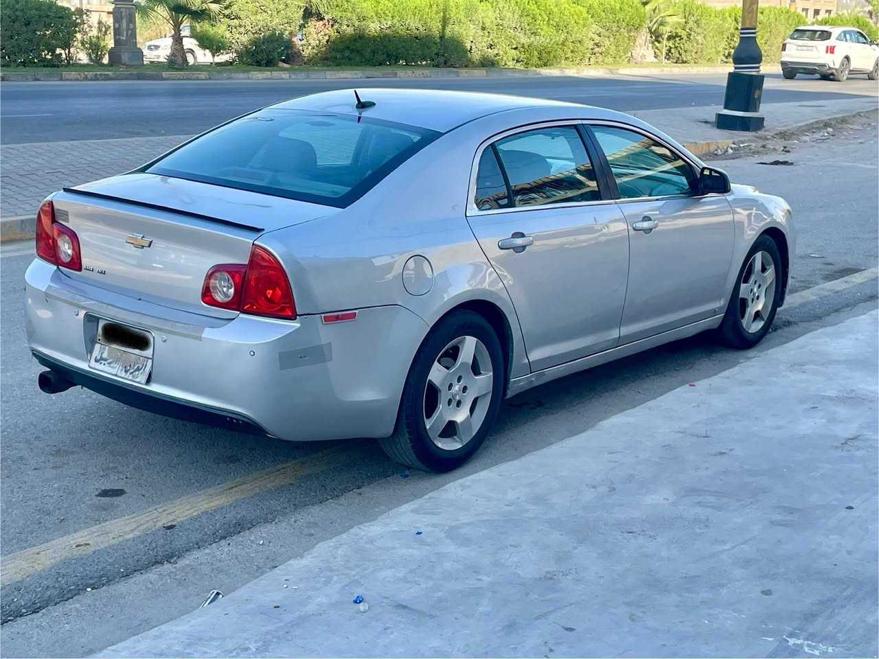 ماليبو 2009
مكينة كير شرط تبريد ثلج ❄️
بيها صبغ جاملغ وباب شرط بدون دواخل  
مكينة 2400 رقم اربيل شرط التحويل 
سعر 70$
***********
