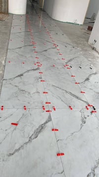 خلفه سيراميك وبورسلين ومرمر وكاشي جدران وارضيه واشتغل كلفة البايان الد...