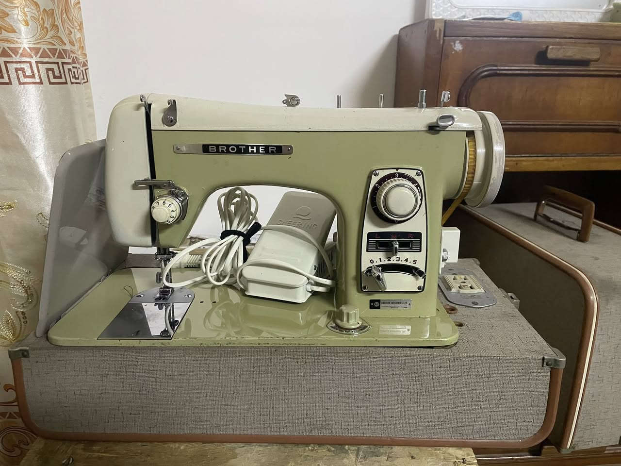 مكينه خياطة للبيع
السعر٢٠٠ الف بيها مجال


**إذا كنت صاحب هذا الإعلان وتريد حذفه لأي سبب، رجاءا أرسل رسالة إلى الدعم الفني**