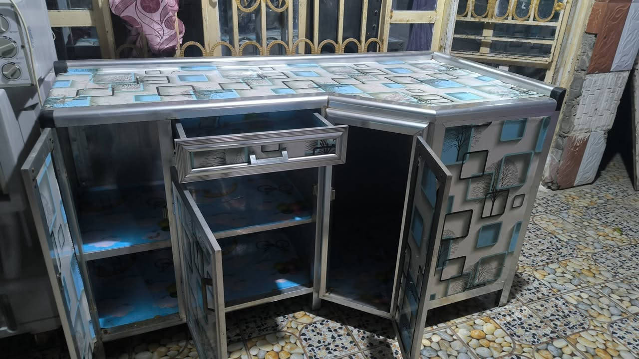 متاح كاونتر نظيف وشغل اولى قديم وثقيل السعر 150 وبي مجال قليل وطباخ نظيف اربع عيون فرن شغال وناره زركه خير من الله سعر 85 وبي مجال ومبرده المتين حجم كبير اخت الجديده سعرها 200 وبيها مجال قليل بس الشراي يتصل اخوان عجبك السعر بخدمتك ما عجبك كول الله يرزقك تحياتي لكم مكاني طوريج حي الجمعيه رقم الهاتف ***********
***********
